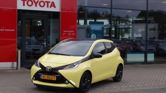 Toyota Aygo - 5DRS X-CITE NAVI NL-AUTO LM-VELGEN - 1