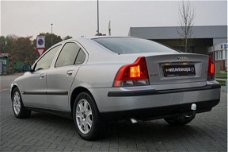 Volvo S60 - 2.4 D5 Geartronic Comfort Line Yountgimer 2e Eigenaar