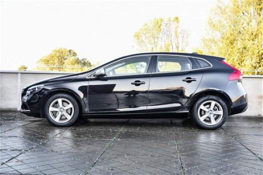 Volvo V40 - 2.0 T2 122PK Momentum - 1