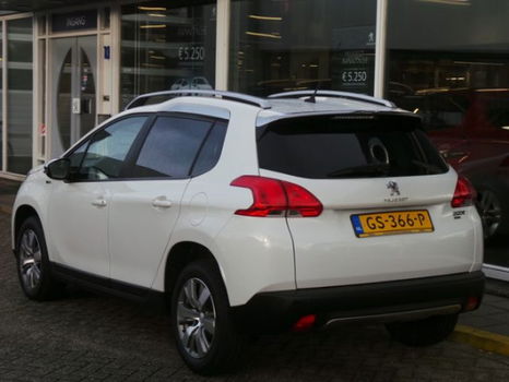 Peugeot 2008 - 1.2 PureTech 110pk Style *Navigatie / Panoramadak - 1