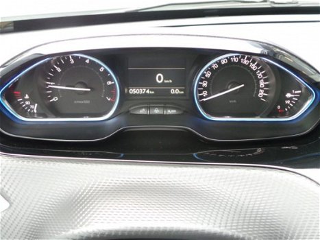 Peugeot 2008 - 1.2 PureTech 110pk Allure Navigatie *Luxe uitvoering - 1