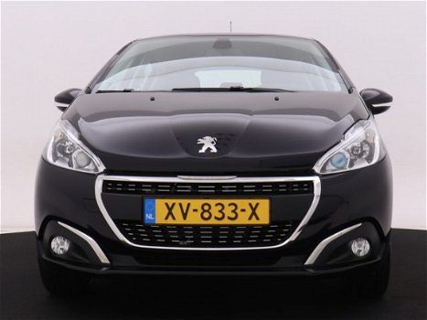 Peugeot 208 - 1.2 PureTech Signature 82 pk | navigatie | airco | NEFKENS DEAL | - 1