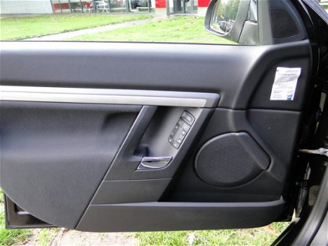 Opel Vectra Wagon - 1.8-16V Business Automaat/Navigatie/Clima - 1