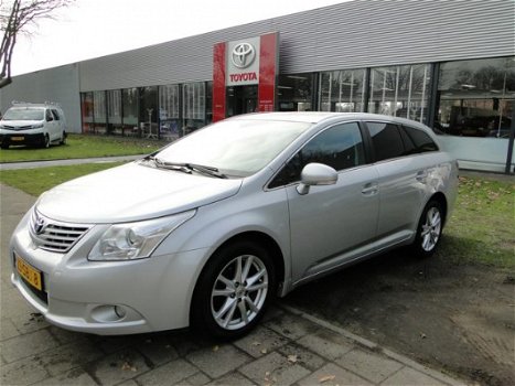 Toyota Avensis Wagon - 1.8 VVTi Business Navigatie/Cruise/Clima - 1