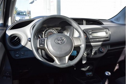 Toyota Yaris - 1.0 VVT-i Now 70pk | Radio-cd/mp3 speler | Start/stop systeem | - 1