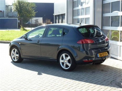 Seat Leon - 1.6 sport BJ.2007 AIRCO/ CC/ TREKHAAK/ NAP - 1