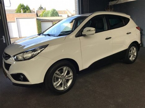 Hyundai ix35 - 1.6i Style *NAVIGATIE*LEDER*STOEL VERW*CRUIS-CONTROL - 1