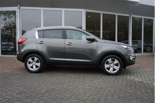 Kia Sportage - 2.0 X-ecutive Plus Pack Automaat, Trekhaak Nieuwjaarsactie van € 14.900 voor € 13.900 - 1