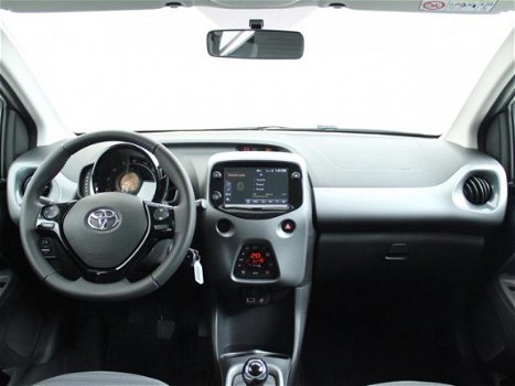 Toyota Aygo - 1.0 VVT-i X-Joy Automaat Apple Carplay - 1