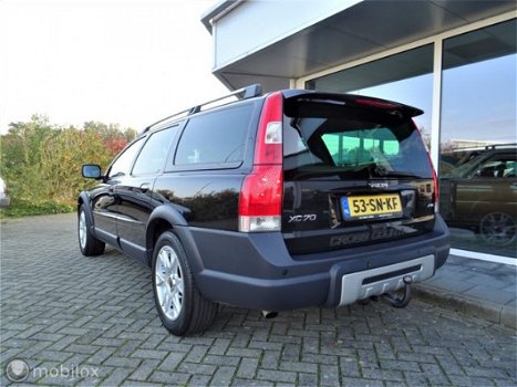 Volvo XC70 - 2.4 D5 AWD 185PK, Four-C, Xenon, Navigatie, Leer - 1