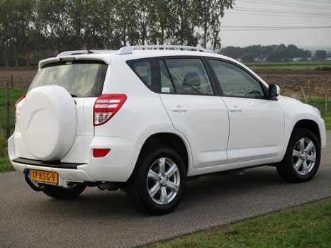 Toyota RAV4 - 2.0 VVTi Met Airco/Navigatie/PDC/Trekhaak - 1