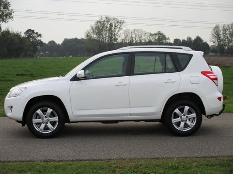 Toyota RAV4 - 2.0 VVTi Met Airco/Navigatie/PDC/Trekhaak - 1