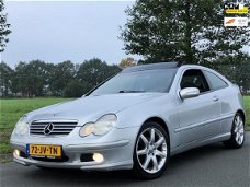 Mercedes-Benz C-klasse Sportcoupé - 200 K. *Panorama Dak