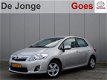 Toyota Auris - 1.8 Full Hybrid Aspiration | *GRATIS TOM TOM* | Automaat | Climate Control | LMV | - 1 - Thumbnail