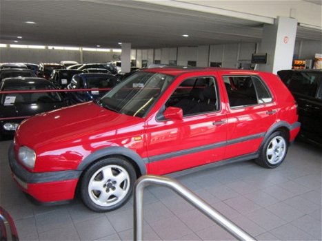 Volkswagen Golf - 2.0-16V GTI - 1