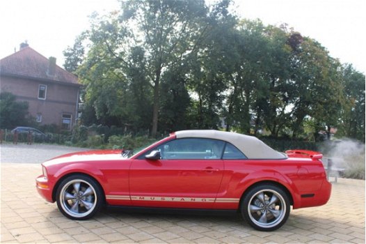 Ford Mustang - USA 4.0 V6 - 1