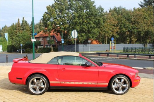 Ford Mustang - USA 4.0 V6 - 1