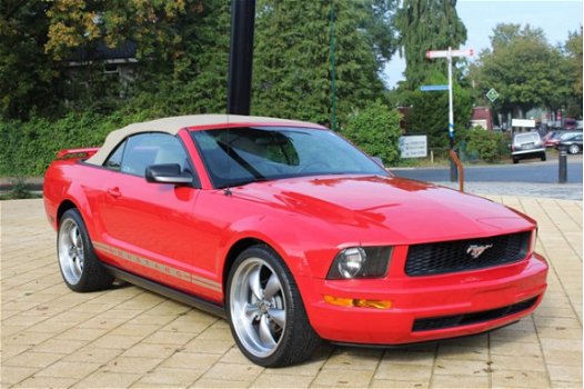 Ford Mustang - USA 4.0 V6 - 1