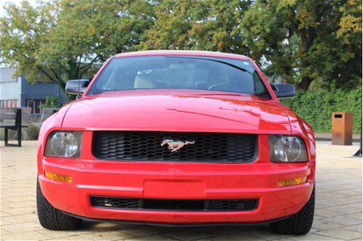 Ford Mustang - USA 4.0 V6 - 1