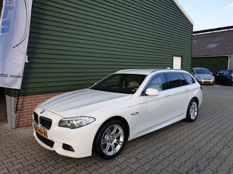 BMW 5-serie Touring - 525xd High Executive M-Pakket, 218PK, Boekjes ingevuld - 1