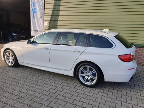 BMW 5-serie Touring - 525xd High Executive M-Pakket, 218PK, Boekjes ingevuld - 1