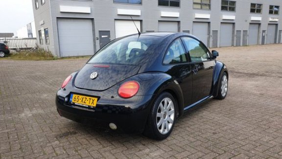 Volkswagen New Beetle - 2.0 Highline Zeer nette en perfect rijdende New Beetle Airco Electr pakket A - 1