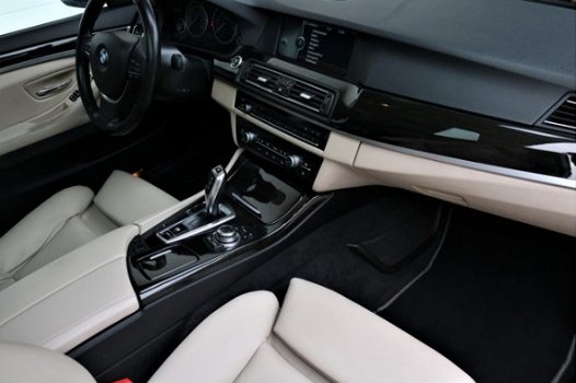 BMW 5-serie - bjr 2011 221kW/300pk 535d High Executive | Panoramadak | Trekhaak | Leder | Bi-xenon | - 1