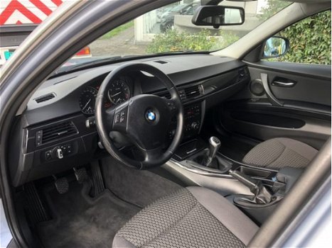 BMW 3-serie - 320i Executive van Eerste Eigenaar - 1