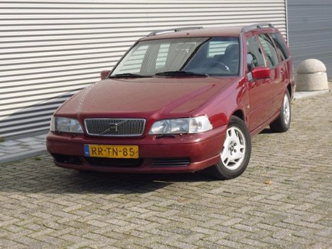 Volvo V70 - 2.5 Europa APK 20-7-2020 Youngtimer AUTOMAAT - 1