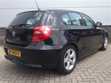 BMW 1-serie - 116i Business Line Airco (ECC), LM velgen, parkeersensoren achter - 1