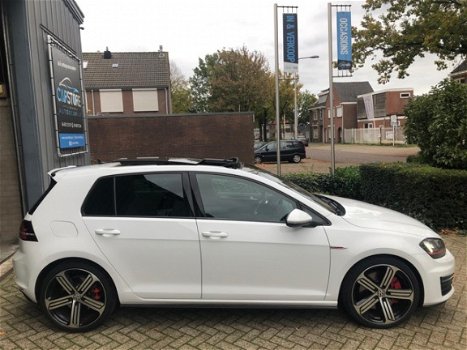 Volkswagen Golf - 2.0 TSI GTI Performance PANO/DSG/300PK/NAP - 1