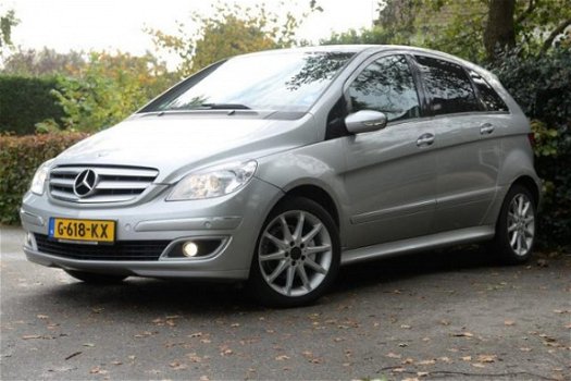 Mercedes-Benz B-klasse - 200 / 136 PK / Airco / Elec pakket / Pdc / Allu velgen / Goed onderhouden - 1