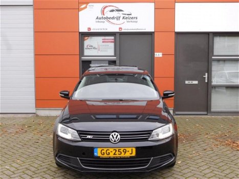 Volkswagen Jetta - 2.0 TDI Highline APK NAVI LED CLIMA DSG SCHUIF-KANTELDAK LEER - 1