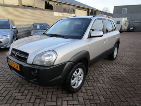 Hyundai Tucson - 2.0i Style , airco, trekhaak, lm velgen - 1