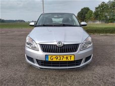 Skoda Fabia - 1.2 TSI Dynamic Dealer onderhouden NWE apk Rijdt en schakelt goed