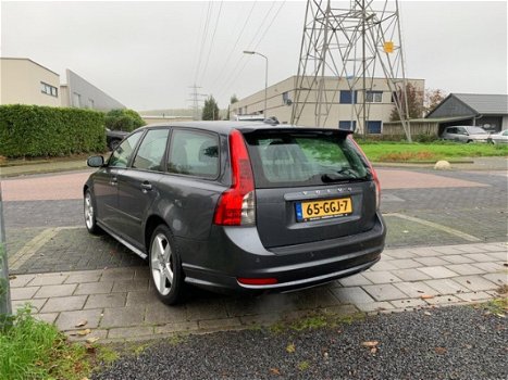 Volvo V50 - 2.4 D5 Edition II / R-Design / bi-xenon / navi - 1