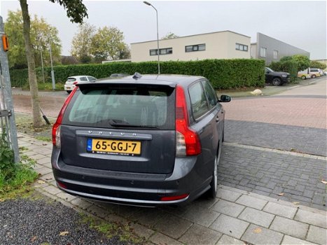 Volvo V50 - 2.4 D5 Edition II / R-Design / bi-xenon / navi - 1