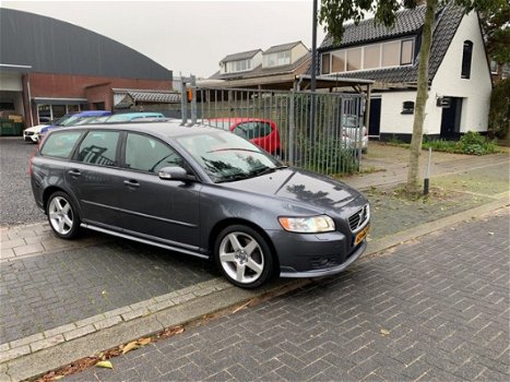 Volvo V50 - 2.4 D5 Edition II / R-Design / bi-xenon / navi - 1