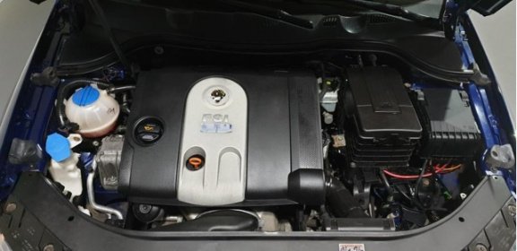 Volkswagen Passat - 1.6 FSI Trendline Airco-CV-radio cd - 1