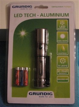 Grundig Led zaklamp 9 Led's Cool White (Rainproof) - 1