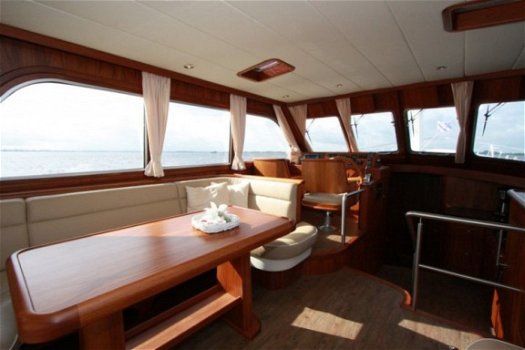 Aventura Trawler 55 Wheelhouse - 5