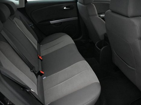 Seat Leon - 1.2 TSI Ecomotive Businessline / NAVI / AIRCO-ECC / CRUISE CTR. / PDC / LMV 17
