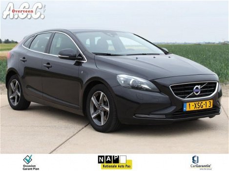 Volvo V40 - 2.0 D4 Ocean Race Leer Xenon Panodak 190pk - 1