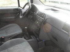 Ford Transit Connect - T200S 1.8 TDCi nap sturbekr nieuwe apk trekhaak