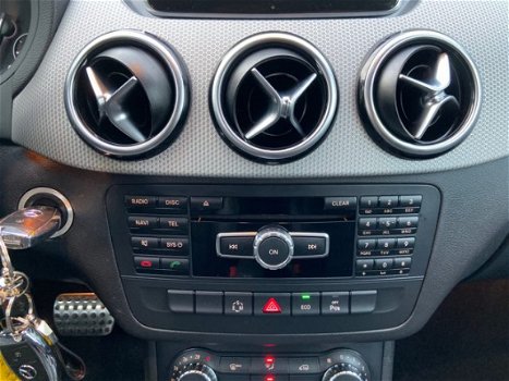 Mercedes-Benz B-klasse - 180 Prestige Comfort Automaat Xenon, Navig., Climate, Park. Assist, 17'' Li - 1