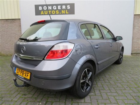 Opel Astra - 1.6 ESSENTIA NAV - 1