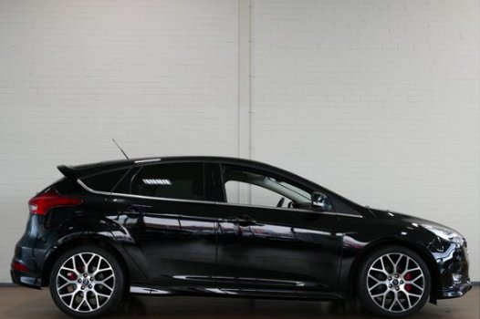 Ford Focus - 1.5 TDCI AUTOMAAT Titanium 5 DRS / NAVI / CLIMA / CRUISE / PDC / LMV / ACHTERUITRIJCAME - 1