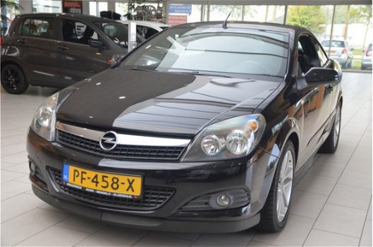 Opel Astra TwinTop - 2.0 T Cosmo Cabrio [ CRUISE | NAVIGATIE | LEDER ] - 1