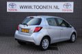 Toyota Yaris - 1.5 Hybrid Aspiration Plus Navigatie-Cruise control-Parkeersensoren achter - 1 - Thumbnail