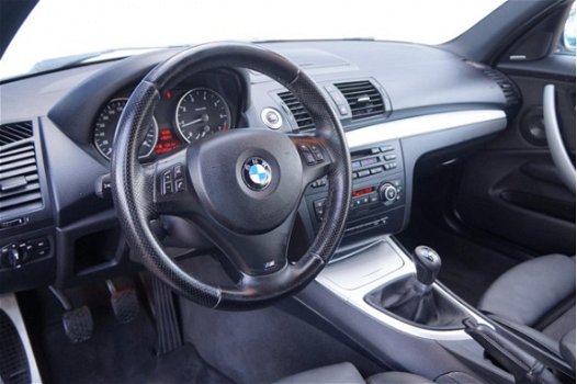BMW 1-serie - 118i High Executive M-Sport; 18